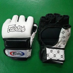 Fairtex MMA gloves for control in the clinch (black and white)