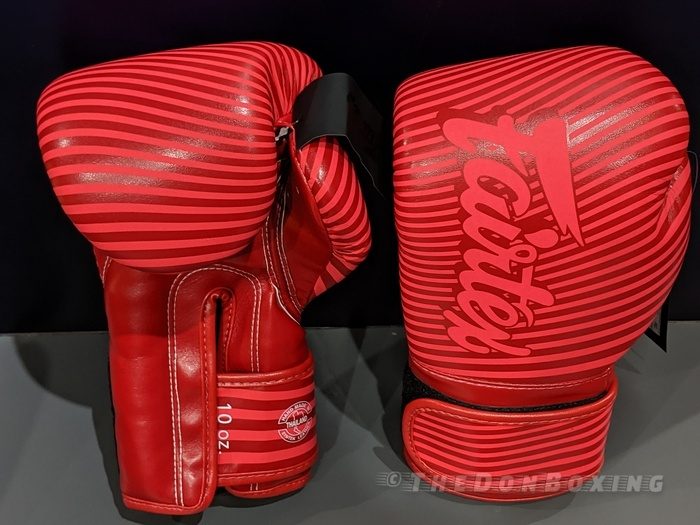 Fairtex gloves boxing (red color)- Stylish design with Fairtex logo BGV14